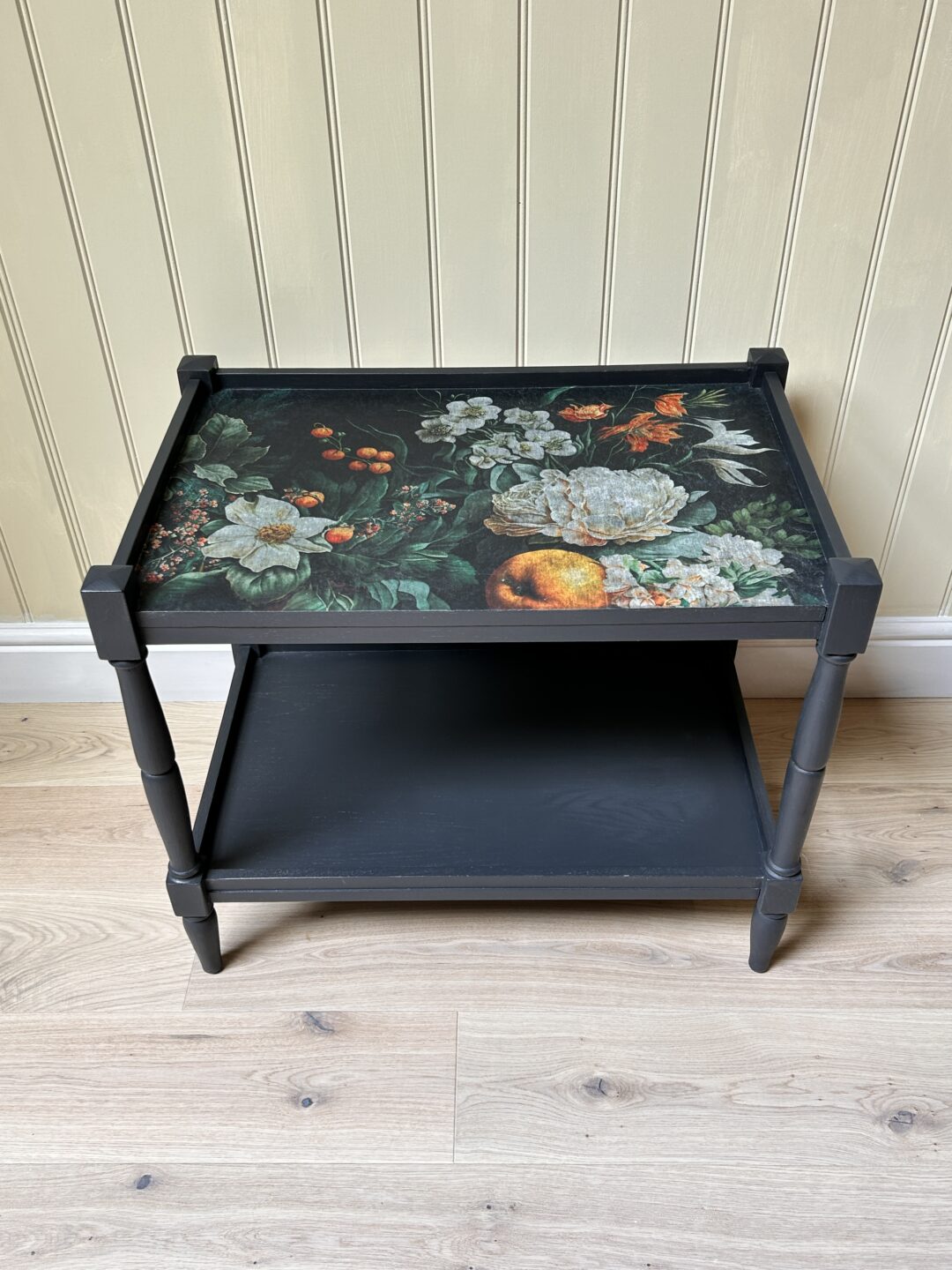 Occasional solid oak Whatnot side, coffee table - Image 9